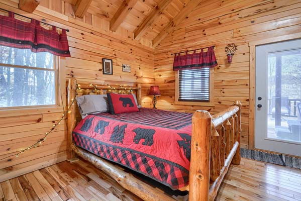 Side view of the log bed between two windows