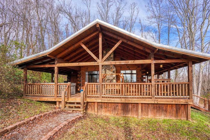 Quiet cabin getaway among the trees