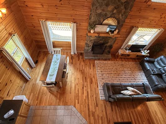Lonestar Cabin in Hocking Hills, photo 21 of the cabin, decks and interior