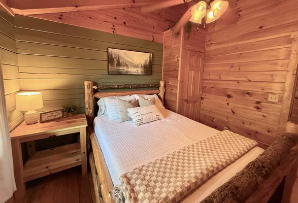 Lonestar Cabin in Hocking Hills, photo 45 of the cabin, decks and interior