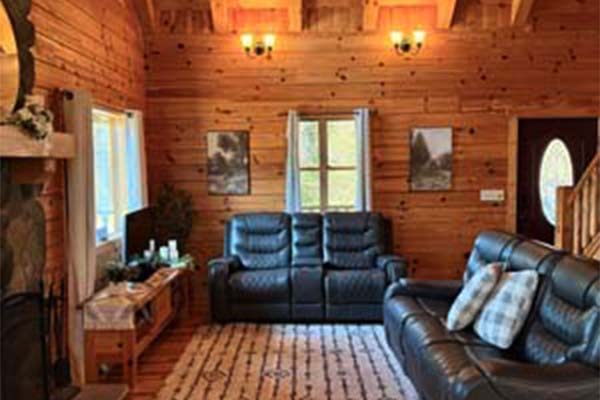 Lonestar Cabin in Hocking Hills, photo 25 of the cabin, decks and interior