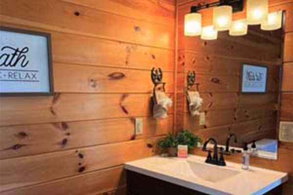 Lonestar Cabin in Hocking Hills, photo 35 of the cabin, decks and interior