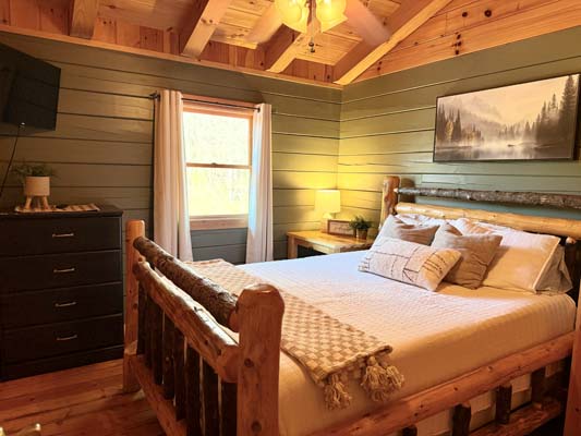 Lonestar Cabin in Hocking Hills, photo 42 of the cabin, decks and interior