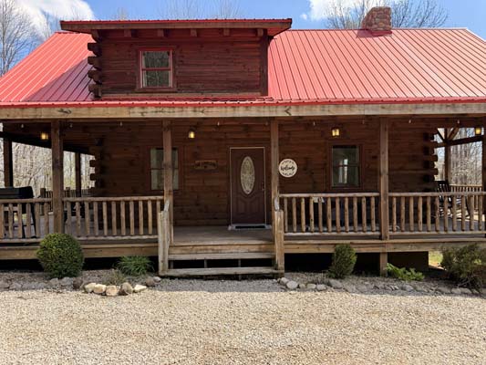 Lonestar Cabin in Hocking Hills, photo 3 of the cabin, decks and interior